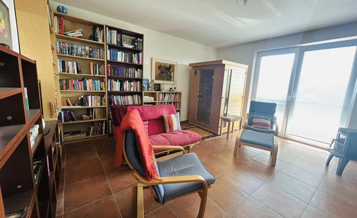 HOMreal.sk / Na predaj! Priestranný rodinný dom po kompletnej rekonštrukcii v obci Doľany, okres Pezinok - fotografia 4