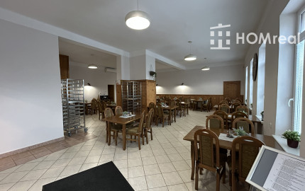 HOMreal.sk | Na predaj: zrekonštruovaná budova obchodu a služieb s 2-izbovým domom – ideálne spojenie podnikania a bývania