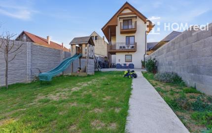HOMreal.sk | Moderný rodinný dom v obci Chtelnica – ideálne bývanie bez kompromisov
