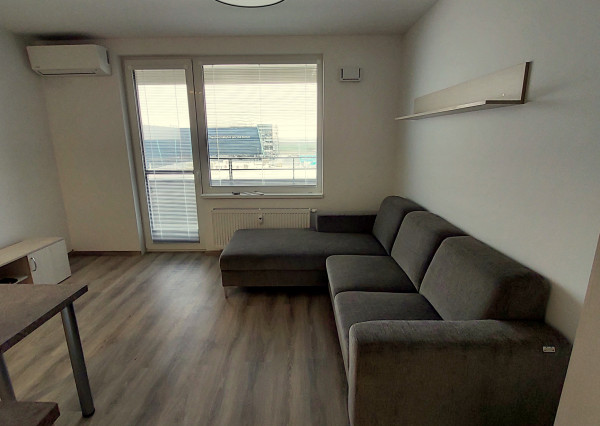 HOMreal.sk |  na prenájom moderný 2-izbový byt v bytovom dome Arboria na Novomestskej ulici.