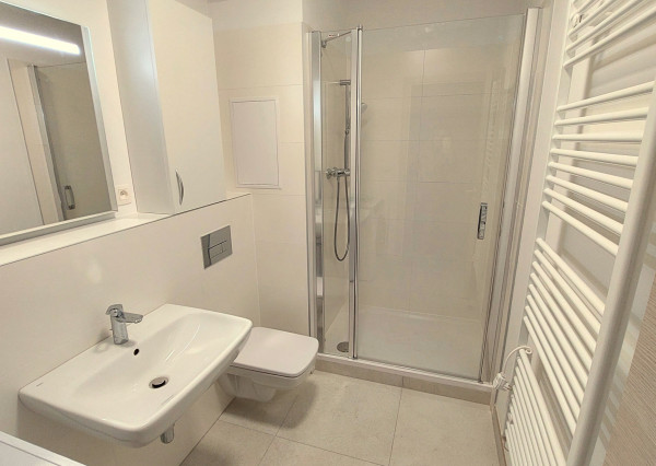 HOMreal.sk |  na prenájom moderný 2-izbový byt v bytovom dome Arboria na Novomestskej ulici.