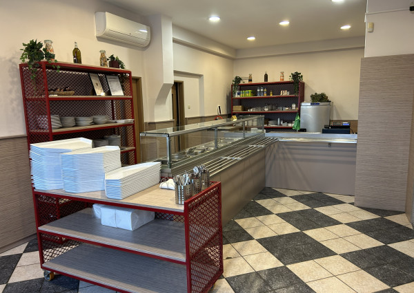 HOMreal.sk | Na predaj: zrekonštruovaná budova obchodu a služieb s 2-izbovým domom – ideálne spojenie podnikania a bývania