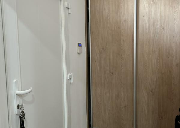 HOMreal.sk | Na predaj: zrekonštruovaná budova obchodu a služieb s 2-izbovým domom – ideálne spojenie podnikania a bývania