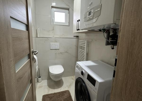 HOMreal.sk | Na predaj: zrekonštruovaná budova obchodu a služieb s 2-izbovým domom – ideálne spojenie podnikania a bývania